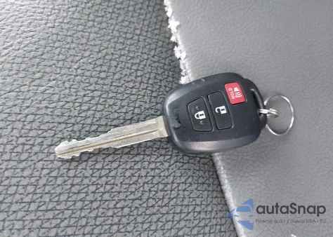 2018 Toyota Rav4 Le z USA, uszkodzony, nr VIN 2T3BFREV2JW839290